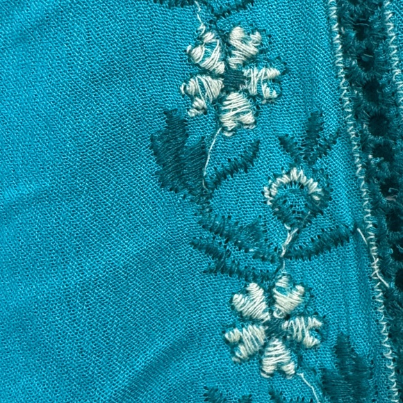 Cute teal sundress with crisscross detail - Picture 3 of 10